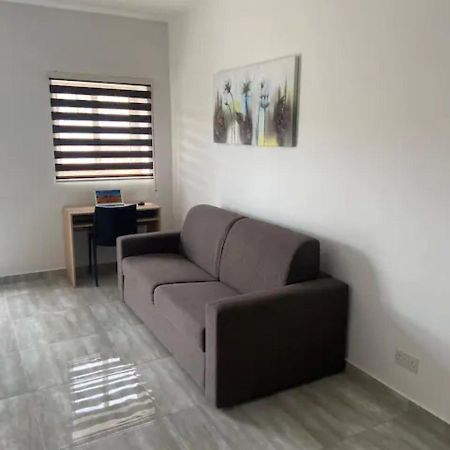 F10 Room 1, Private Double Room With Private Bathroom In Shared Flat Мсида Екстериор снимка